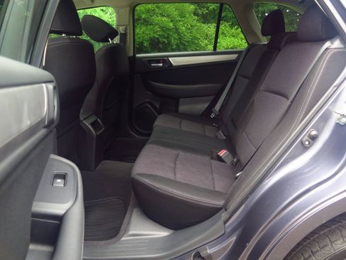 Used 2016 Subaru Outback 2.5i Premium AWD/4WD image 14