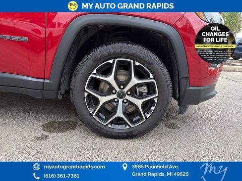 Used 2025 Jeep Compass Limited AWD/4WD image 31