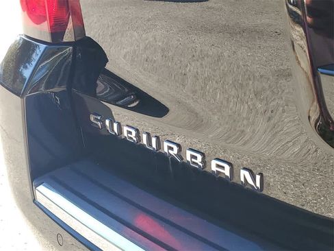 Used 2018 Chevrolet Suburban Premier image 7