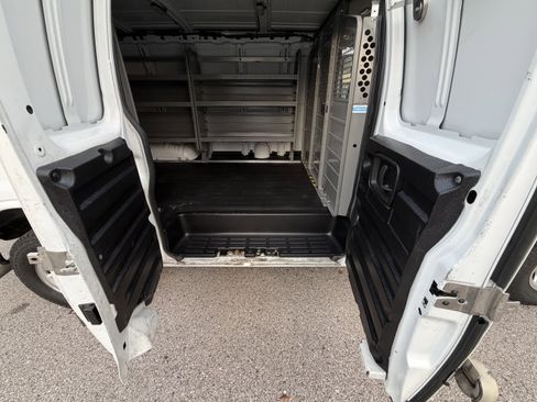 Used 2019 Chevrolet Express 2500 w/ Driver Convenience Package image 19