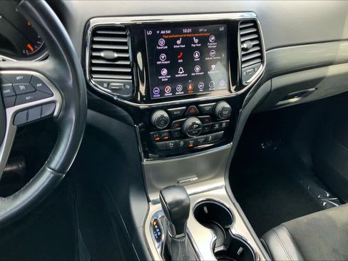 Used 2020 Jeep Grand Cherokee Laredo w/ Laredo X Package image 7