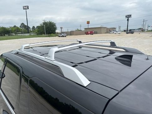 Used 2024 Nissan Pathfinder SL FWD image 9