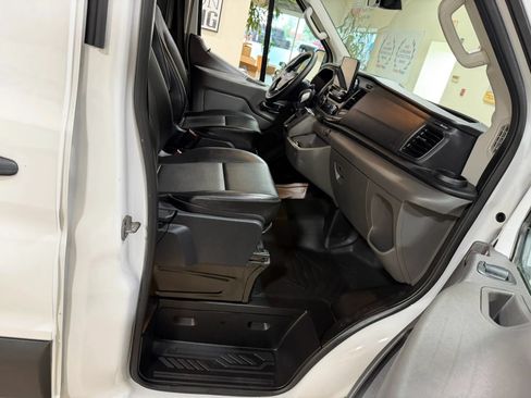 Used 2020 Ford Transit 250 Medium Roof AWD image 32