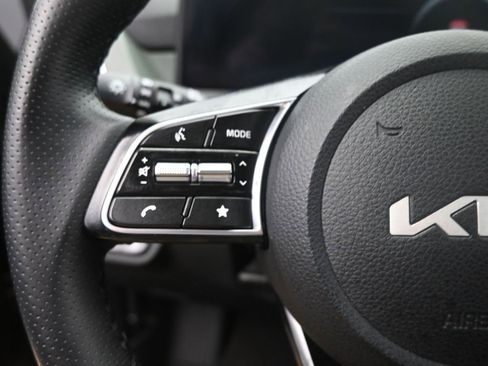 Used 2025 Kia Seltos SX w/ SX Sunroof Package image 32
