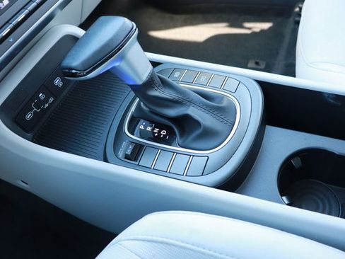 Used 2025 Hyundai Kona SEL image 15