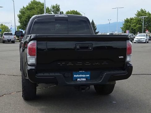 Used 2022 Toyota Tacoma TRD Off-Road w/ Technology Package AWD/4WD image 7