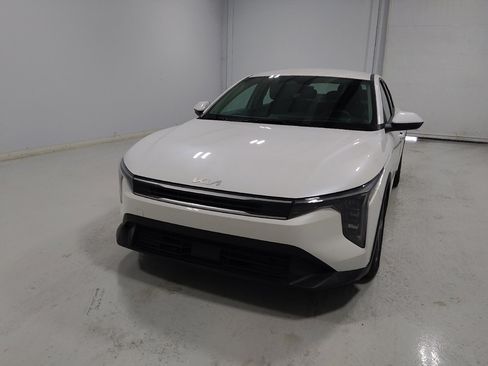 Used 2025 Kia K4 FWD image 15