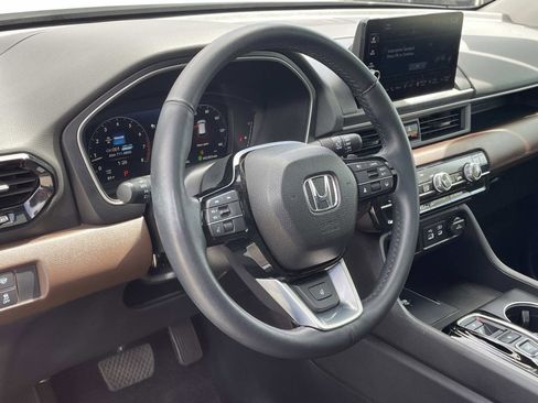 Certified 2025 Honda Pilot Elite image 4