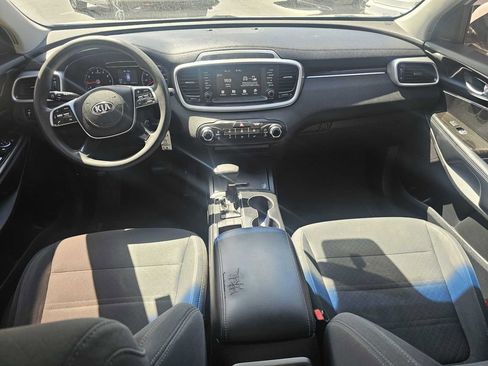 Used 2019 Kia Sorento FWD image 19