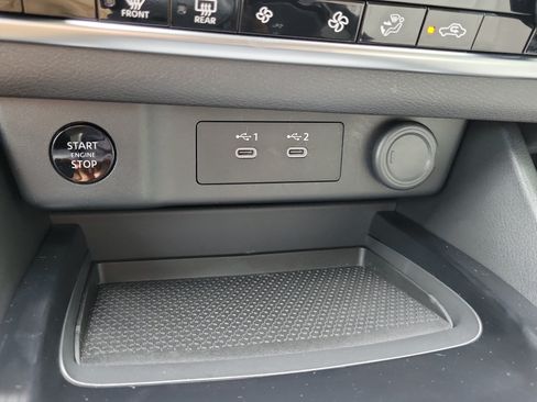 Certified 2025 Nissan Rogue SV FWD image 28
