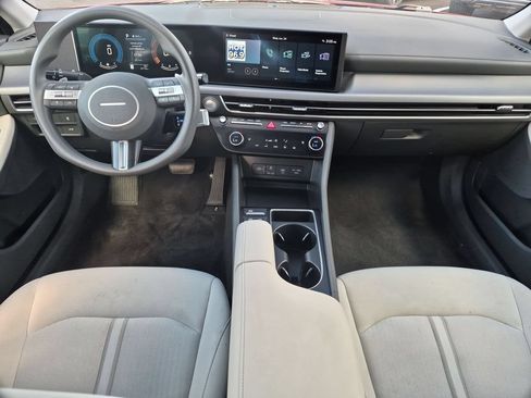 Used 2025 Hyundai Sonata SEL FWD image 26
