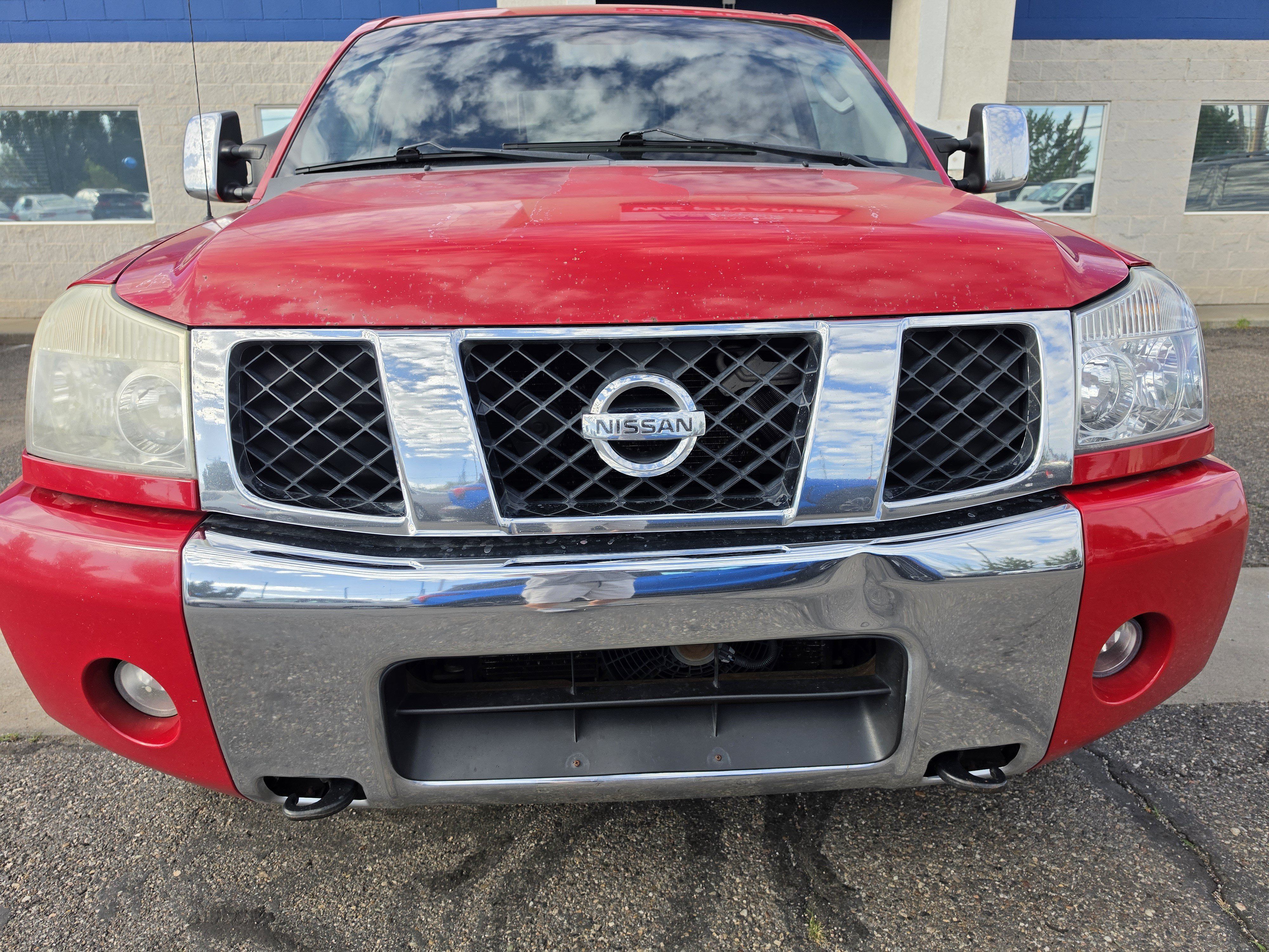 Used 2007 Nissan Titan LE w/ Tow Pkg AWD/4WD image 10