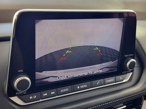 Used 2023 Nissan Rogue SV FWD image 23