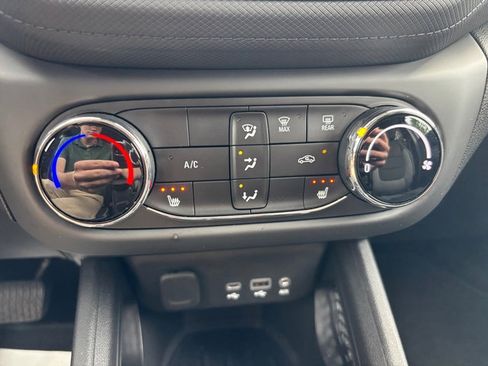 Used 2023 Chevrolet TrailBlazer LT image 22