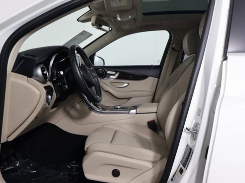 Used 2018 Mercedes-Benz GLC 300 4MATIC image 10