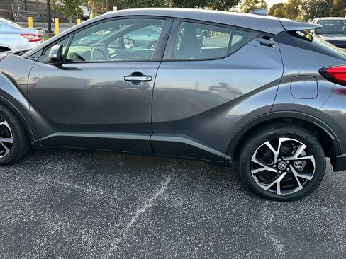 Used 2019 Toyota C-HR XLE image 8