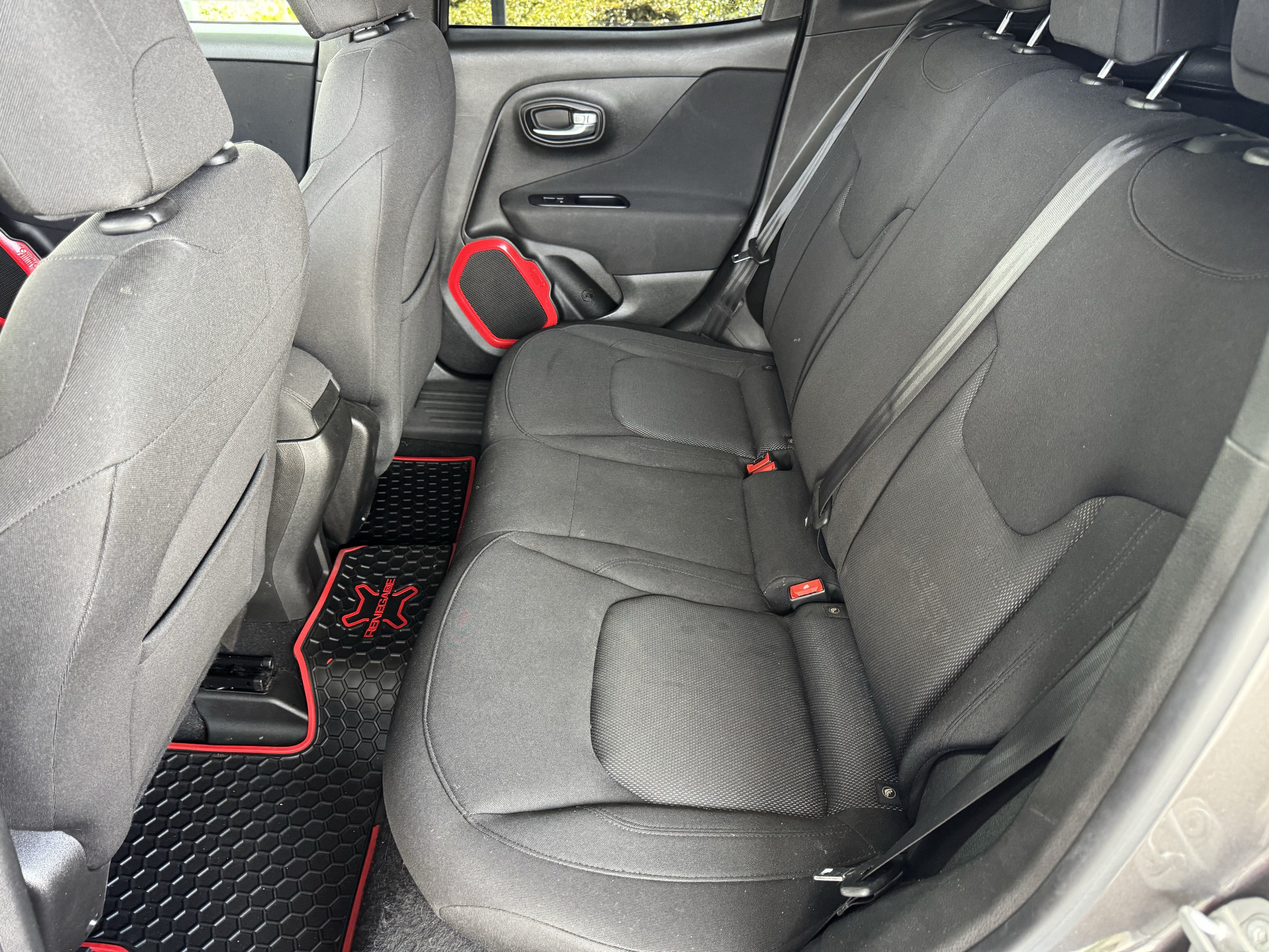 Used 2017 Jeep Renegade Latitude AWD/4WD image 15