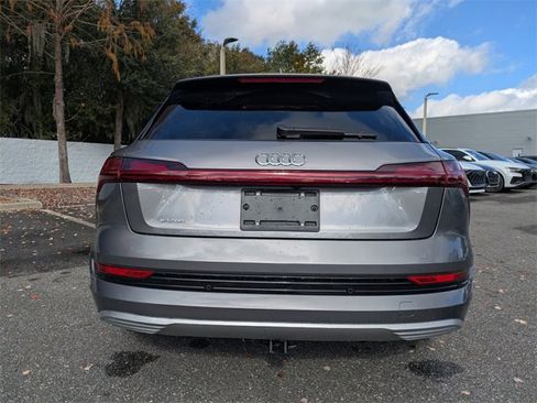 Used 2019 Audi e-tron Premium Plus image 7