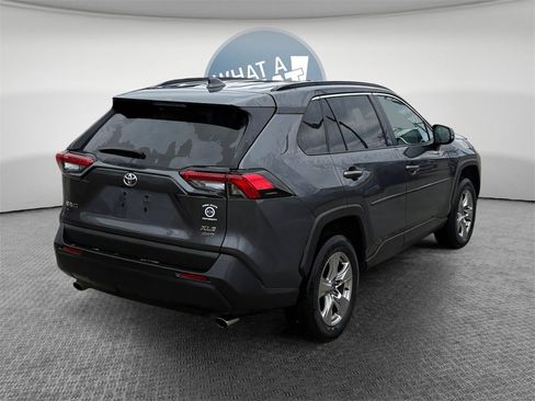Used 2022 Toyota RAV4 XLE w/ Convenience Package image 3