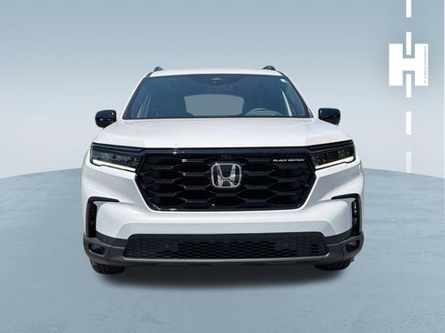 Used 2025 Honda Pilot Black Edition image 3