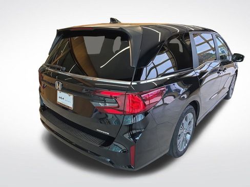 Used 2025 Honda Odyssey Touring image 6