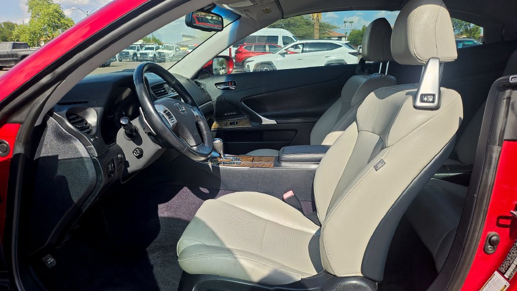Used 2014 Lexus IS 250C w/ Luxury Package RWD image 23