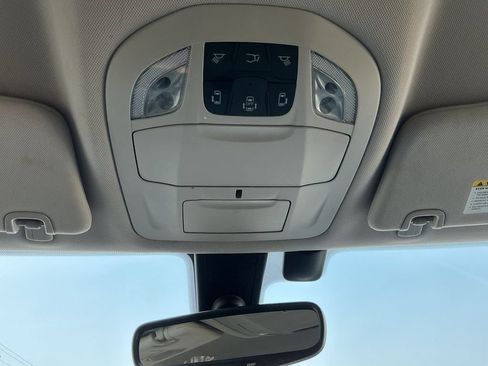 Used 2017 Chrysler Pacifica Touring-L FWD image 29