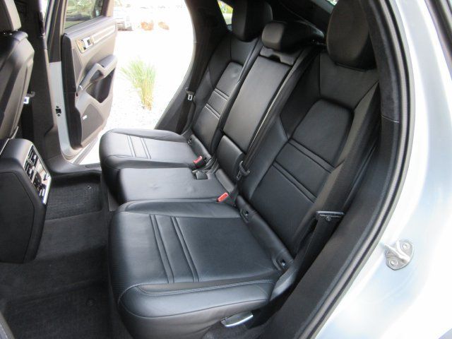 Used 2021 Porsche Cayenne GTS AWD/4WD image 22