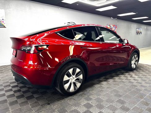 Used 2024 Tesla Model Y Long Range image 15
