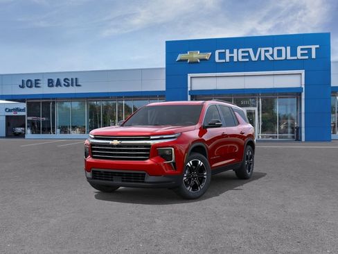 New 2027 Chevrolet Traverse LT w/ Sun and Wheel Package AWD/4WD image 8
