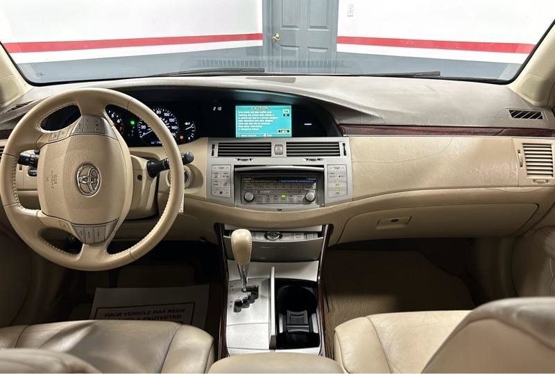 Used 2010 Toyota Avalon XL FWD image 11