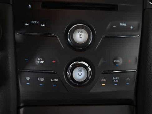 Used 2014 Ford Taurus SEL w/ Equipment Group 201A FWD image 23