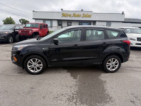 Used 2019 Ford Escape S FWD image 1