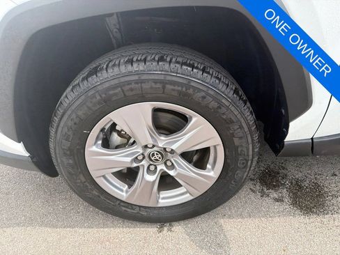Used 2025 Toyota RAV4 XLE AWD/4WD image 33
