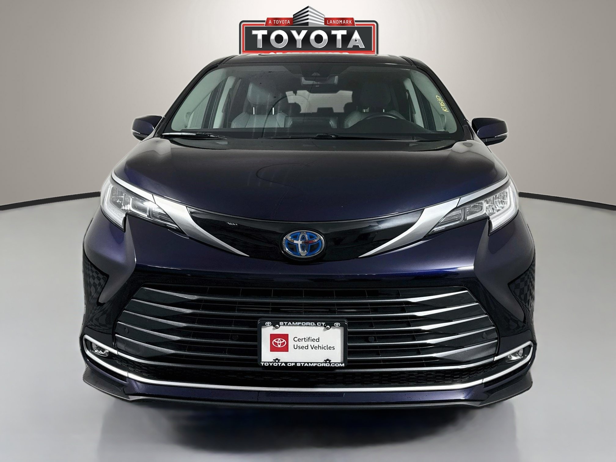 Certified 2024 Toyota Sienna Limited AWD/4WD image 3