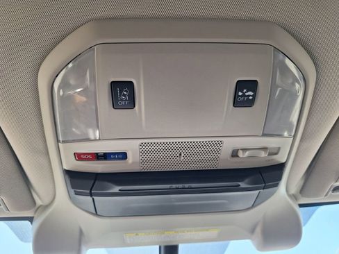 Used 2019 Subaru Ascent Premium w/ Popular Package #3 image 19