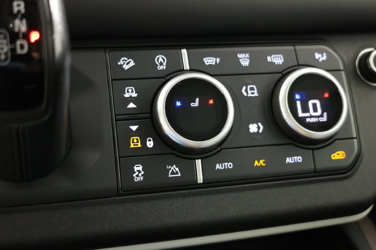 Used 2023 Land Rover Defender 130 First Edition AWD/4WD image 8