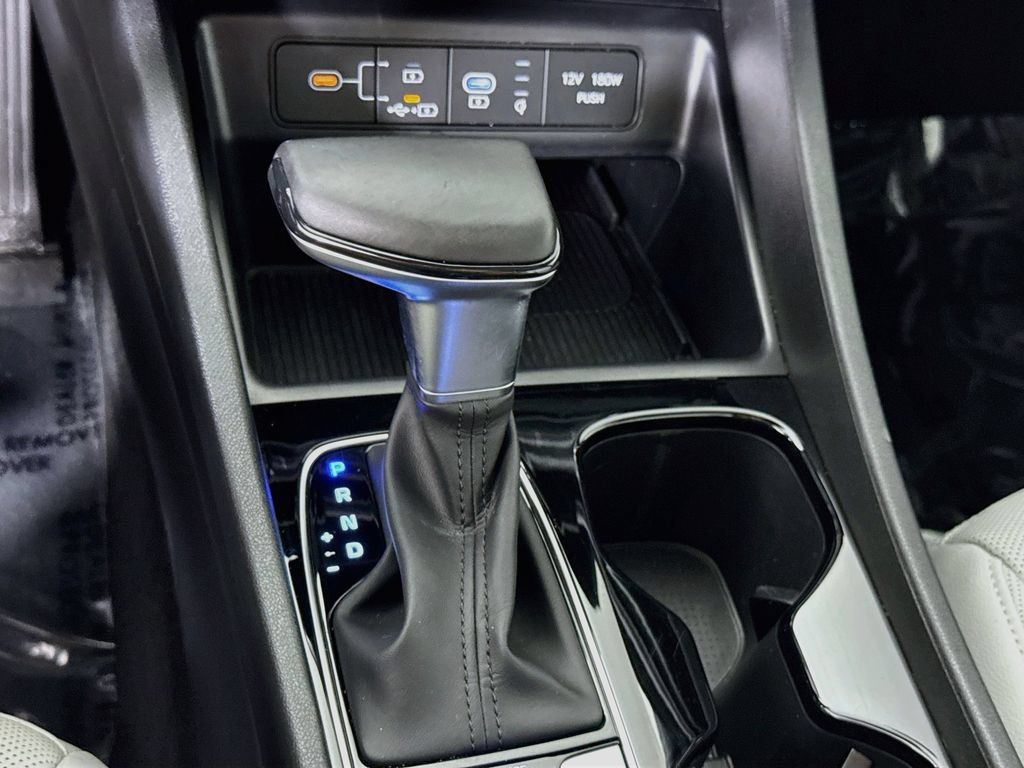 Certified 2025 Hyundai Santa Cruz Limited AWD/4WD image 10