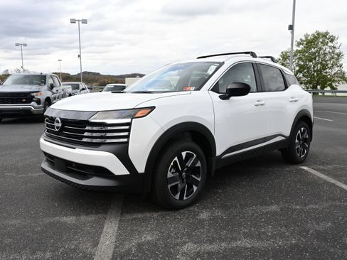 New 2026 Nissan Kicks SV w/ SV Premium Package image 4