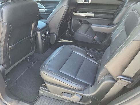 Used 2022 Ford Explorer Limited image 25