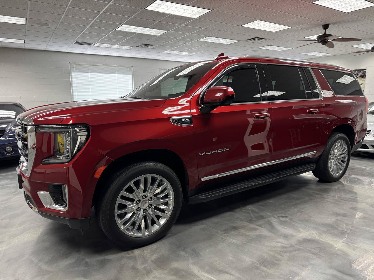 Used 2022 GMC Yukon XL SLT AWD/4WD image 14