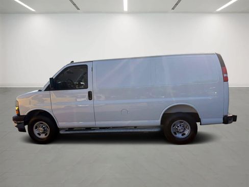 Used 2025 Chevrolet Express 2500 w/ Driver Convenience Package RWD image 2