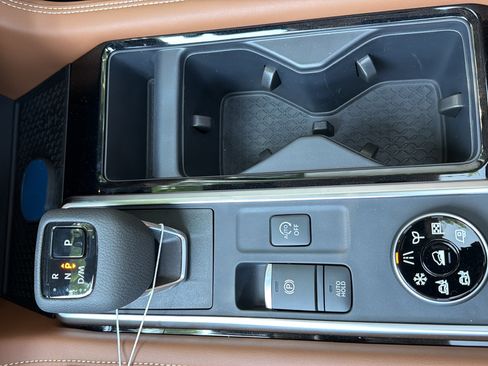 New 2026 Nissan Pathfinder Platinum AWD/4WD image 31