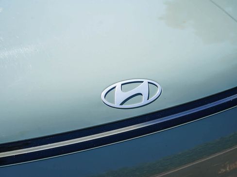 Used 2024 Hyundai Kona Limited AWD/4WD image 12