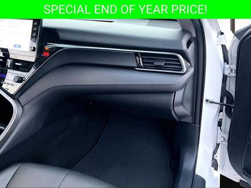 Used 2022 Toyota Camry SE image 26