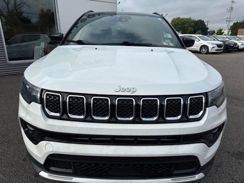 Used 2023 Jeep Compass Limited w/ Sun and Sound Group AWD/4WD image 3