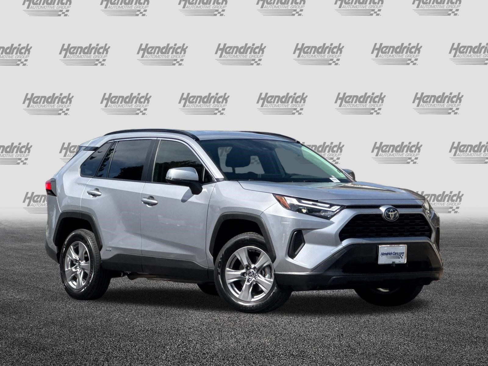 Used 2024 Toyota RAV4 LE AWD/4WD image 2