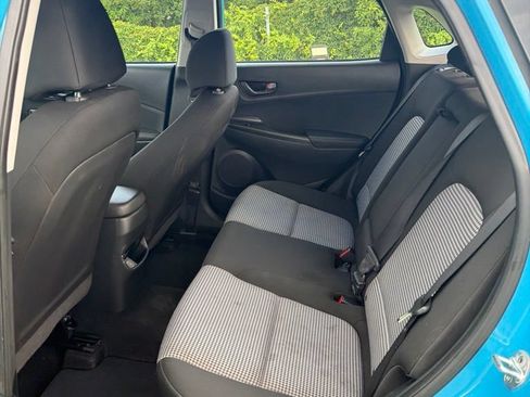 Used 2023 Hyundai Kona SE FWD image 12