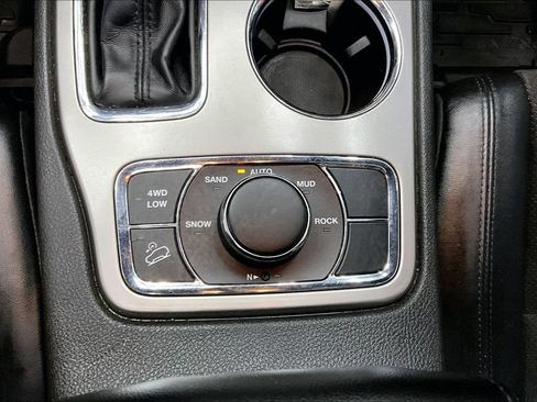 Used 2022 Jeep Grand Cherokee Altitude AWD/4WD image 16