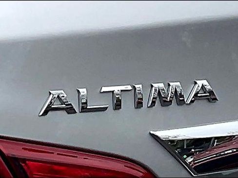 Used 2017 Nissan Altima 2.5 SV w/ Convenience Package FWD image 22